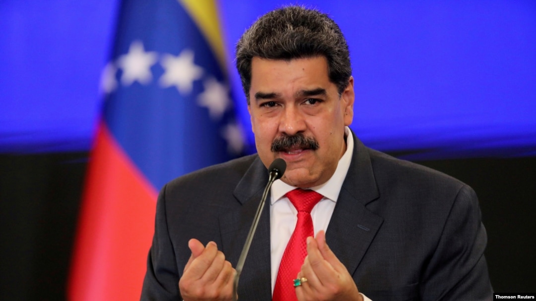 El presidente de Venezuela, Nicolás Maduro, ha criticado las sanciones impuestas por Estados Unidos, calificándolas de un "bloqueo". 