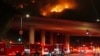 Varios incendios continúan quemando el sur de California
