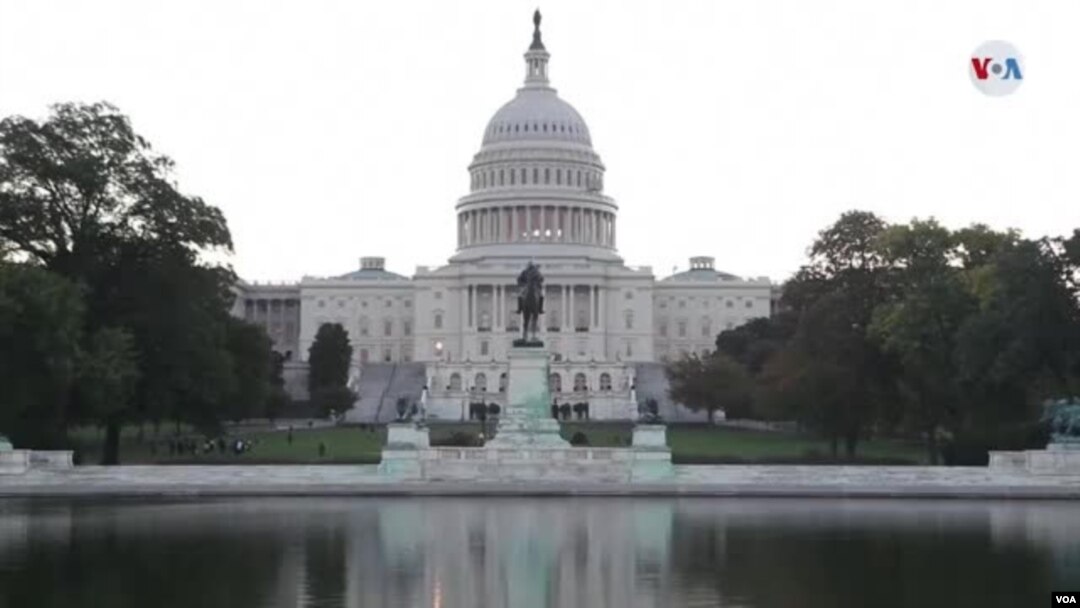 Los demócratas quieren citar más testigos y documentos, mientras Trump dice sus acusaciones han sido "hechas trizas" y los republicanos buscan como exonerar rápidamente al mandatario. Foto VOA.