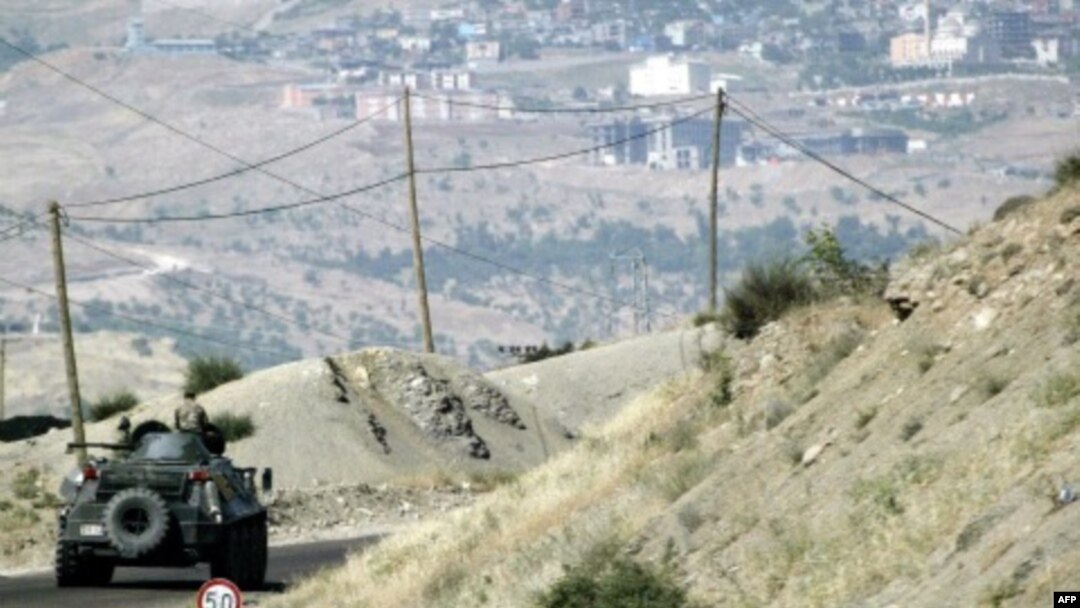 Türk Askerleri Zırhlı Birliklerin Desteğiyle Irak'a Girdi