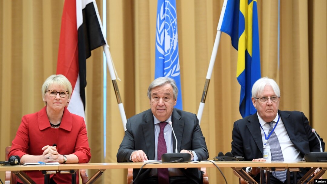 Swedish Foreign Minister Margot Wallstrom (L), United Nations Secretary General Antonio Guterres (C) and UN Special Envoy Martin Griffiths attend the Yemen peace talks closing press conference at the Johannesberg castle in Rimbo, near Stockholm, Dec. 13, 