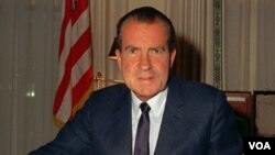 1969年2月16日，尼克松總統在白宮辦公的照片
