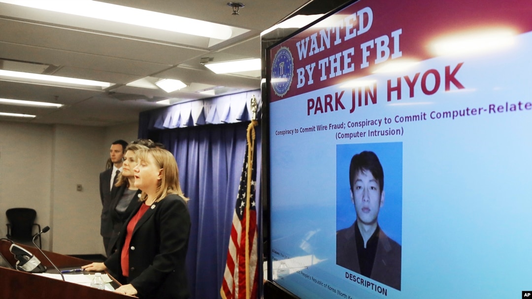 미국 법무부가 지난 2018년 9월 로스앤젤레스에서 기자회견을 열고 북한 국적자 박진혁을 미국 소니 영화사 등에 대한 사비어 공격 혐의로 기소한 사실을 공개했다.