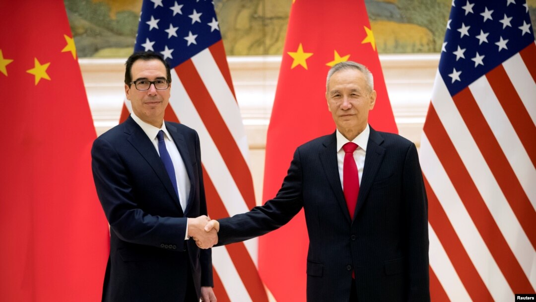 美國貿易代表萊特希澤（左）、財政部長努欽同中國副總理劉鶴（右）（2019年5月1日）