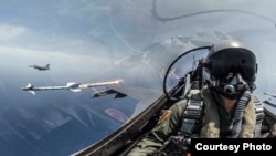 2019年5月22日台灣海空聯合操演，F-16戰機發射響尾蛇導彈，射擊模擬目標。