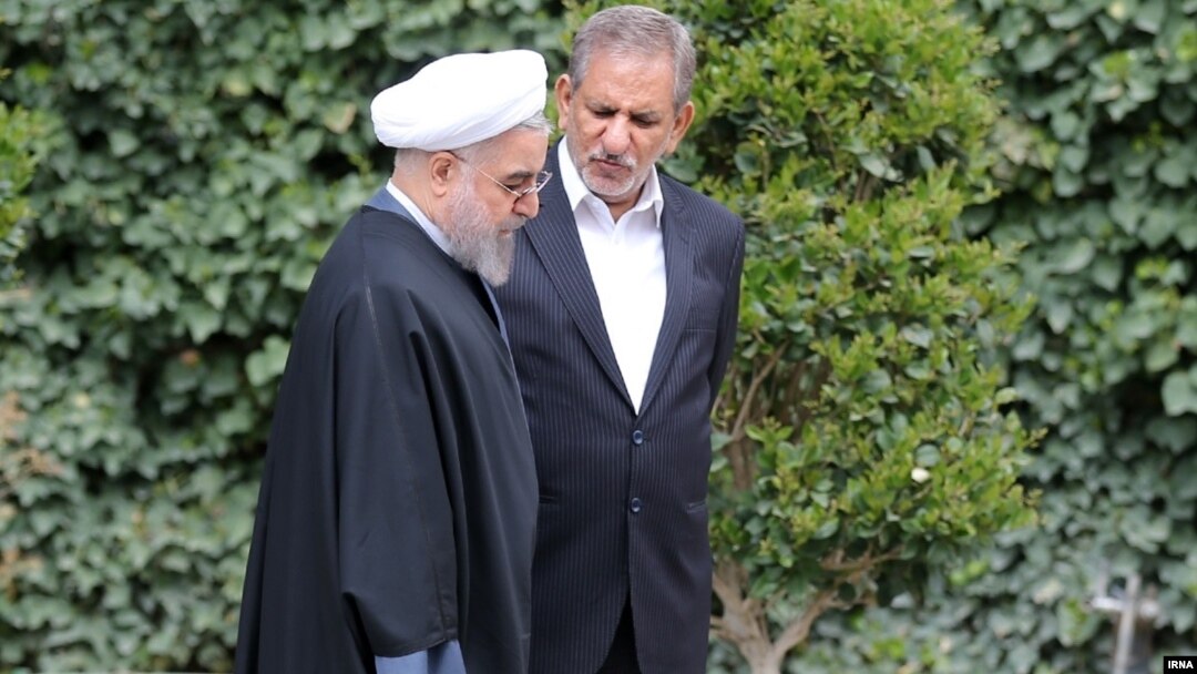 اسحاق جهانگیری در کنار حسن روحانی
