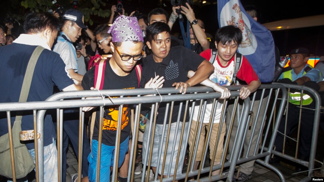 'Yan majalisar magoya bayan demokradiya a Hong Kong.