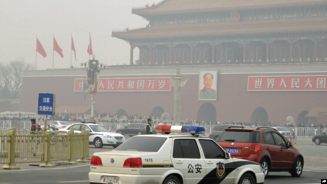天安門前的警車