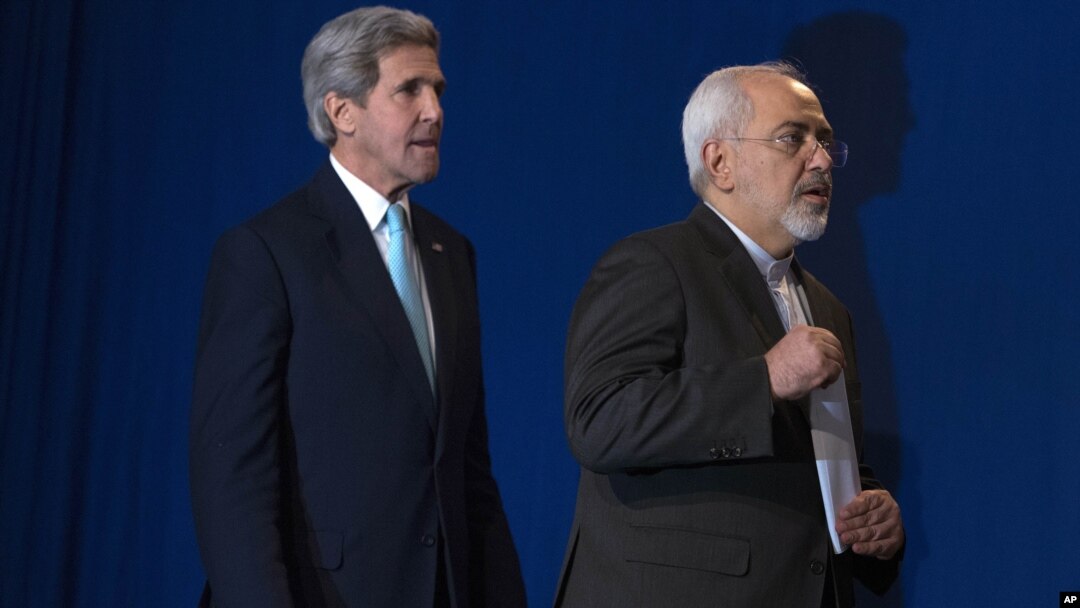 AQSh Davlat kotibi Jon Kerri va Eron Tashqi ishlar vaziri Muhammad Javod Zarif Shveysariyadagi muzokaralardan so'ng, 2-aprel, 2015-yil