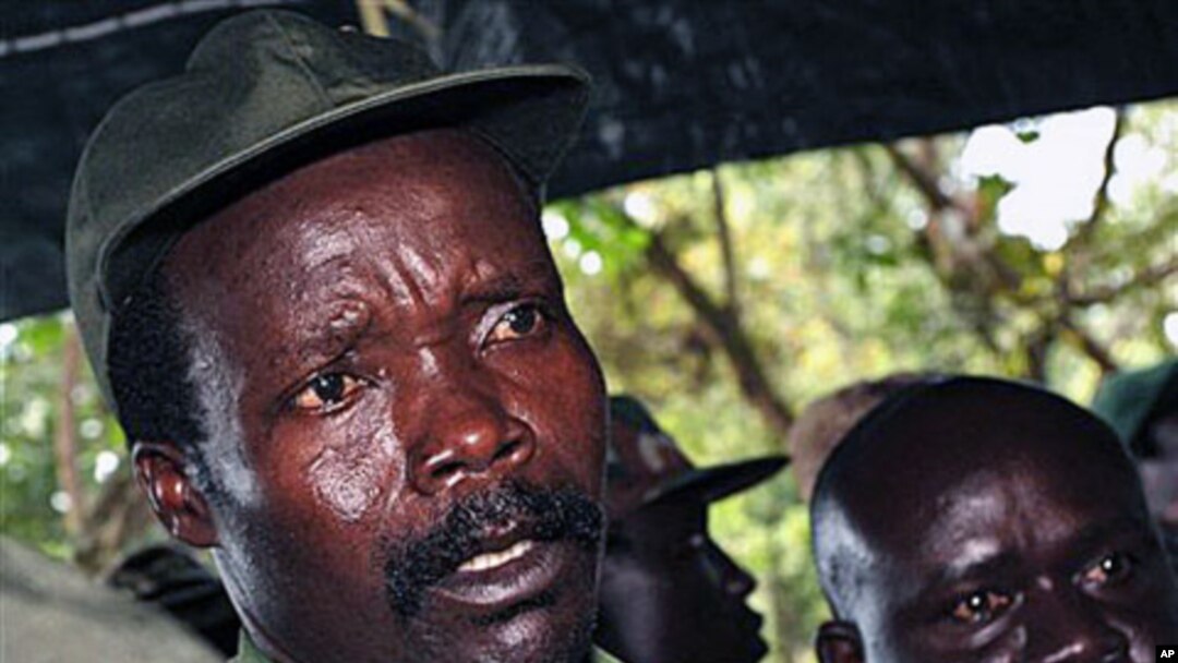 The leader of the Lord's Resistance Army, Joseph Kony, answers journalists' questions following a meeting with UN officials in southern Sudan, Nov 2006 (file photo)
