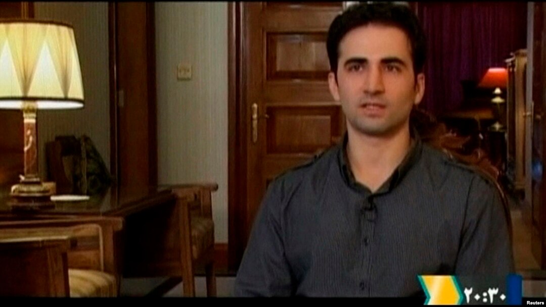 امیر میرزایی حکمتی نزدیک به سه سال است که به اتهام همکاری با دولت متخاصم در پشت میله های زندان جمهوری اسلامی به سر می برد.