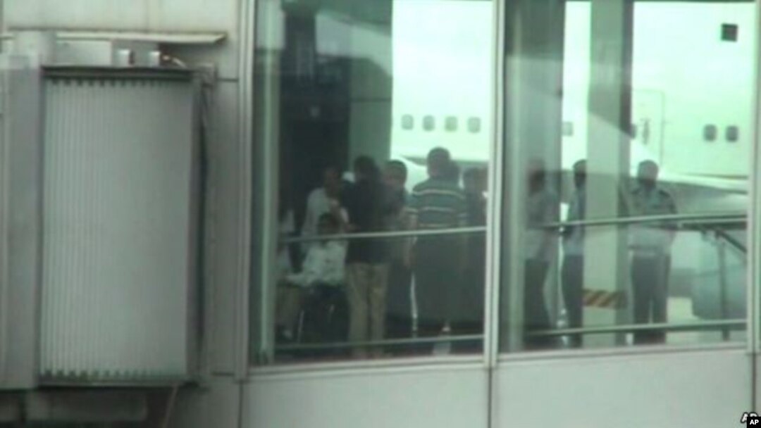 陳光誠五月十九號在北京國際機場離境
