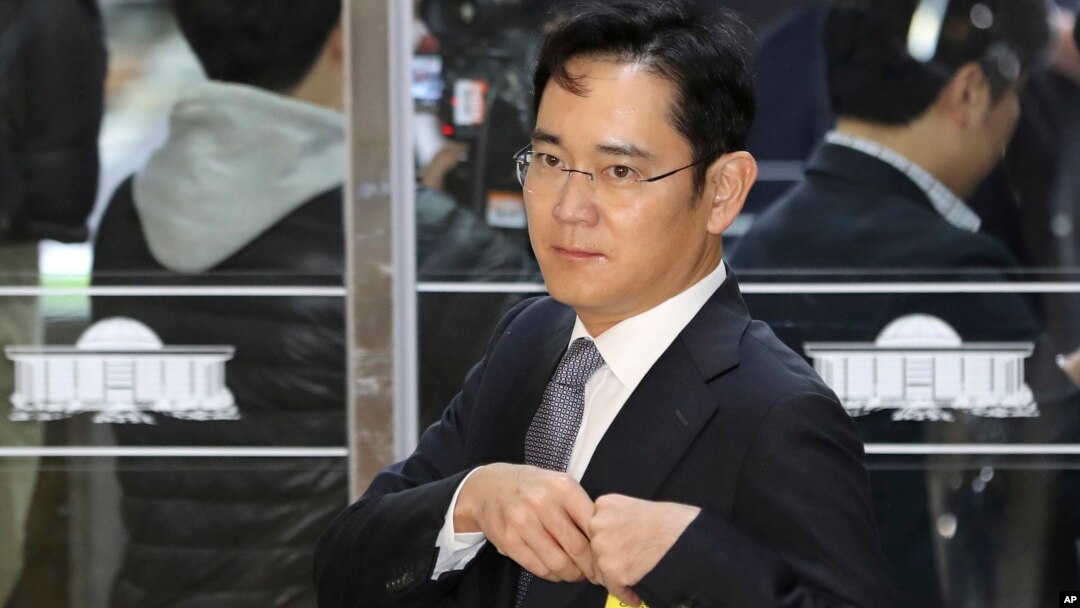 FILE - Lee Jae-yong, a vice chairman of Samsung Electronics Co., arrives for a hearing at the National Assembly in Seoul, South Korea, Tuesday, Dec, 6, 2016. 