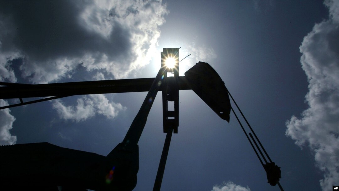 Oil is pumped from a well near Van, Texas, in this file photo. Gulf Coast Green Energy hopes to capture some of the heat from the thousands of oil and gas wells in Texas and turn it into electricity. 